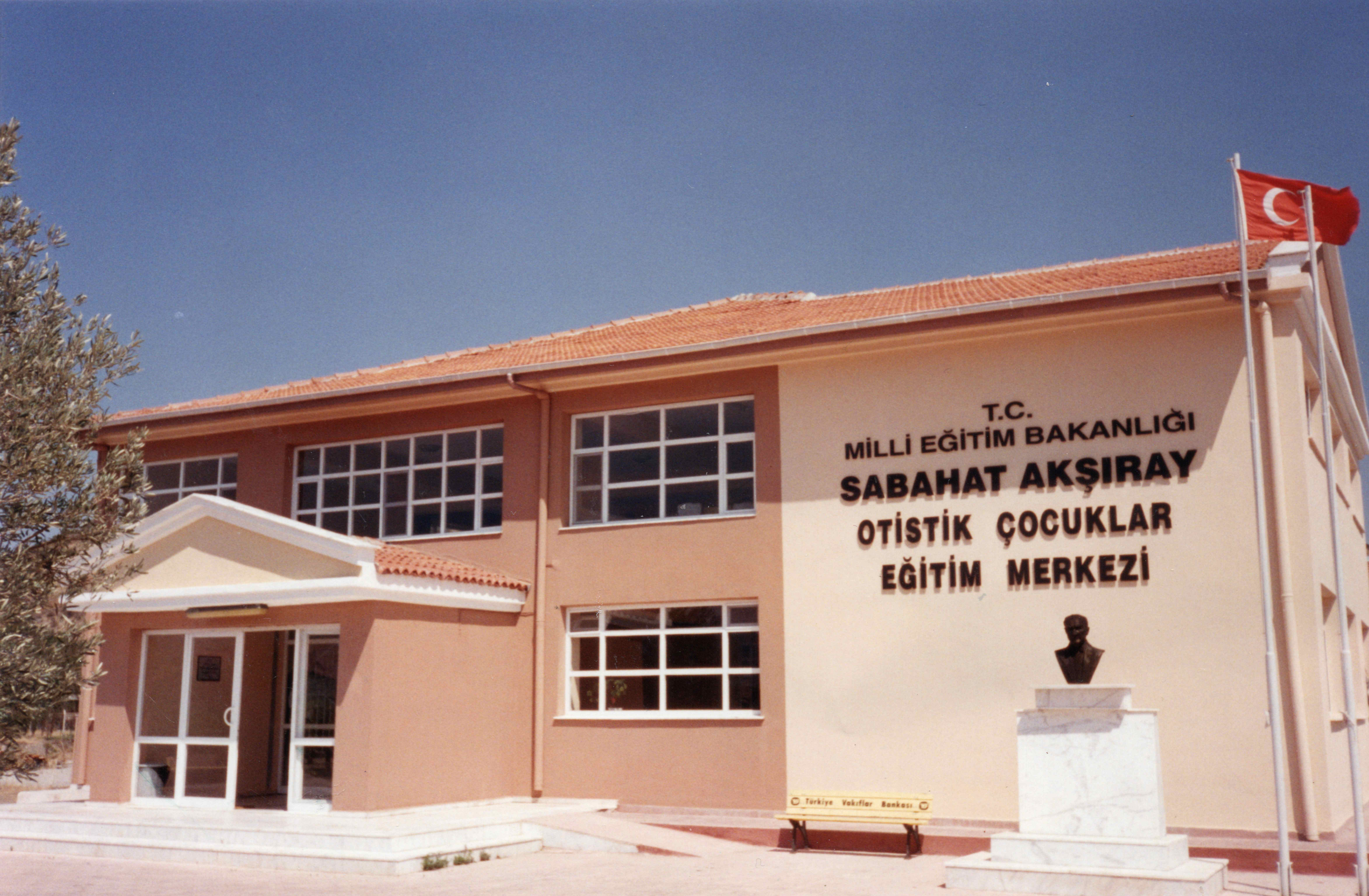 Sabahat Akşıray Otizm Merkezi, Menemen